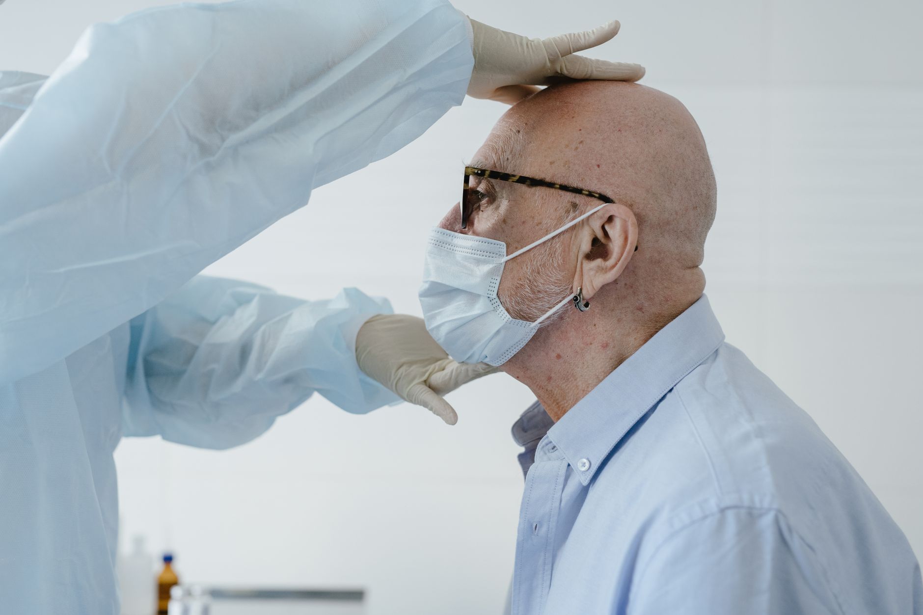 When to See a Neurologist About Possible Parkinson’s Signs