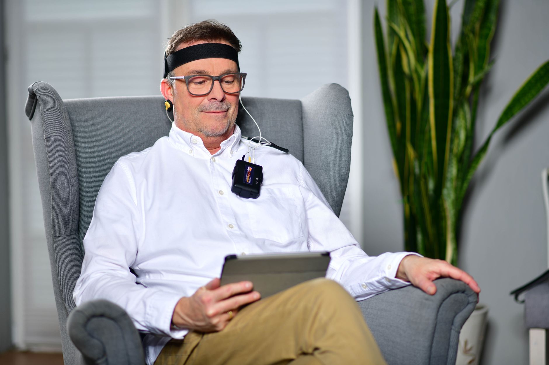 Brain Stimulation Treatment Options for Essential Tremor Conditions - Featured image