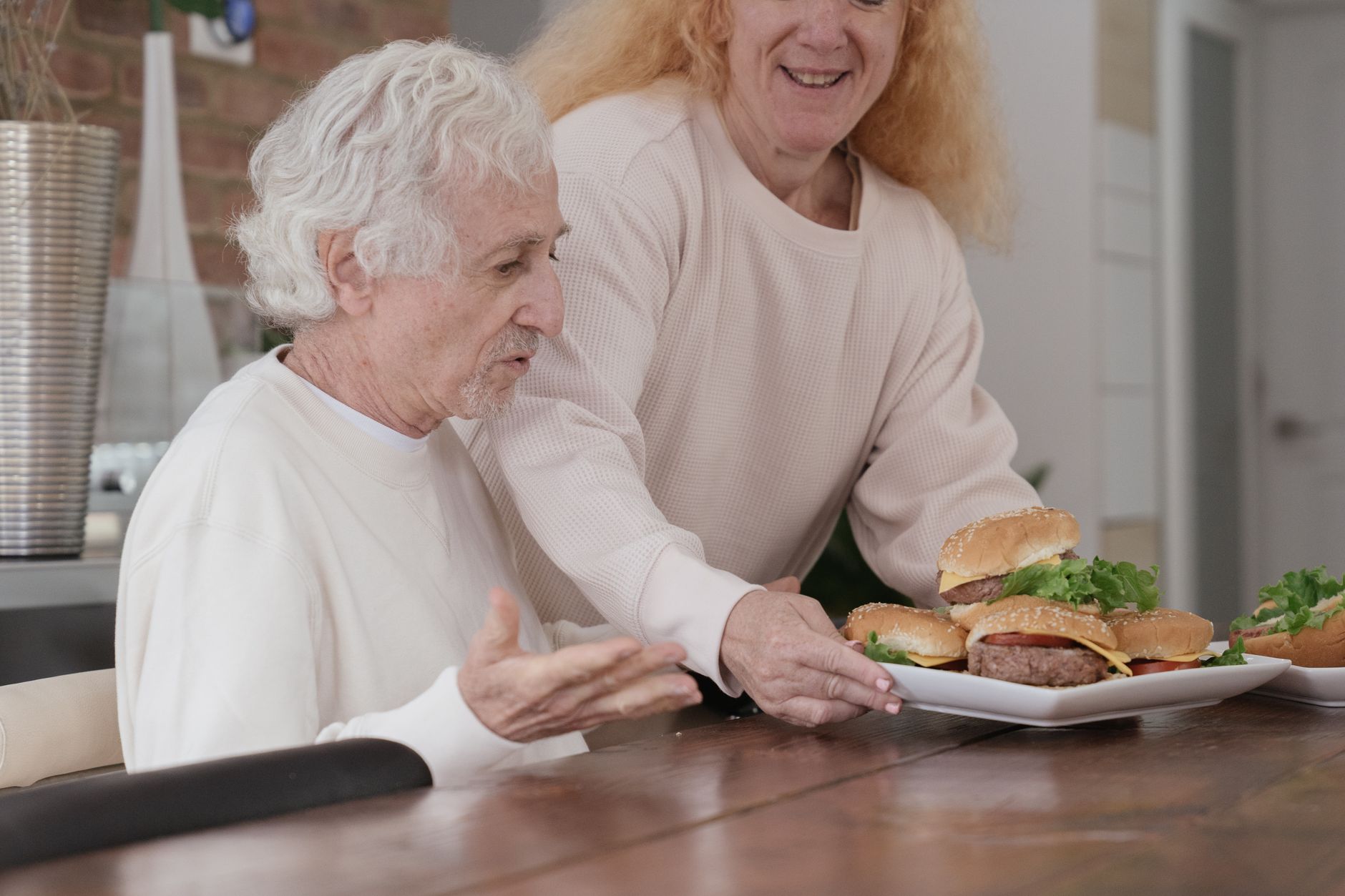 OMAD and Parkinson's Disease: Why One Meal a Day Can Complicate Nutrition and Medication - Featured image