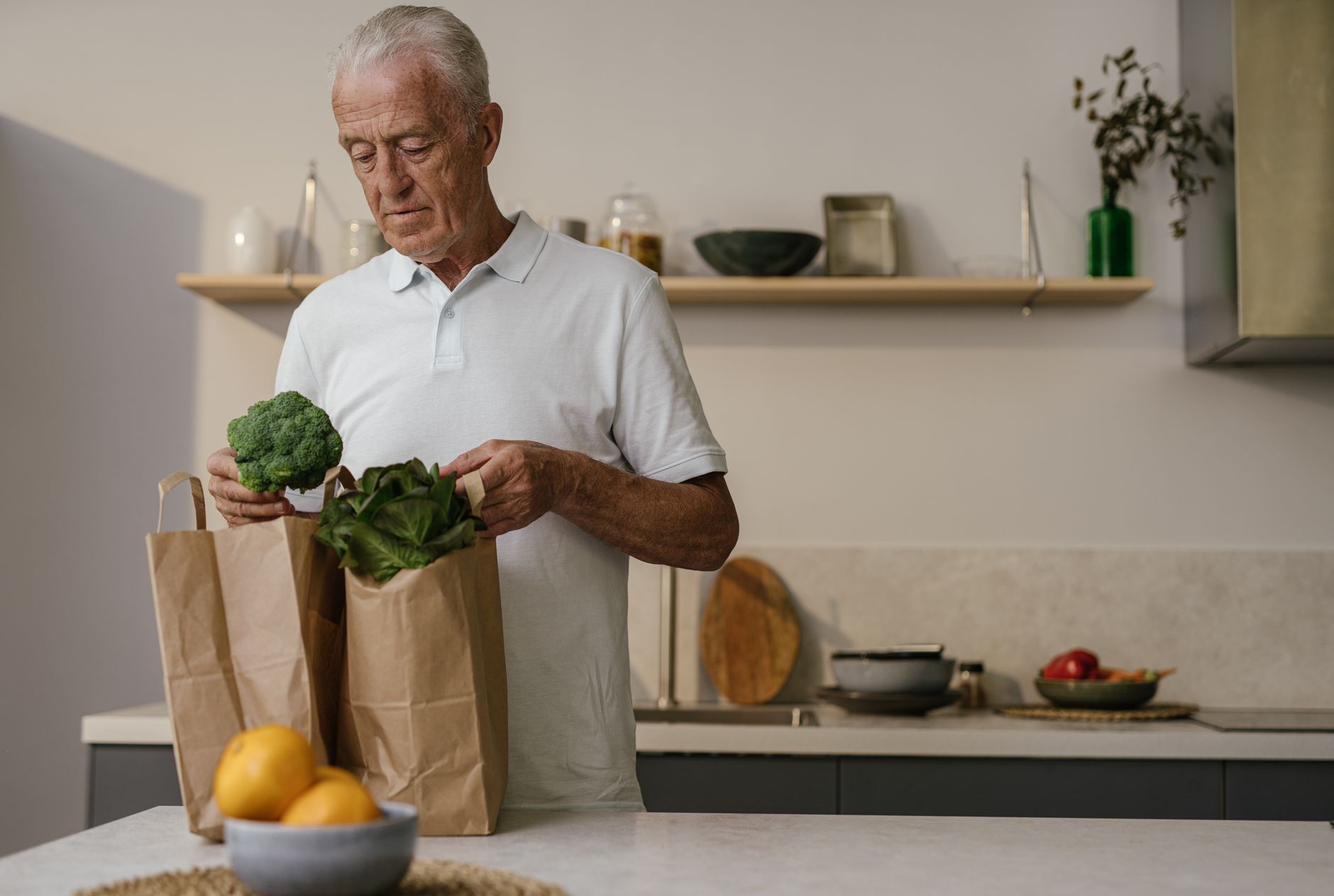 Parkinson's Diet Checklist: What to Track, Ask, and Verify - Featured image
