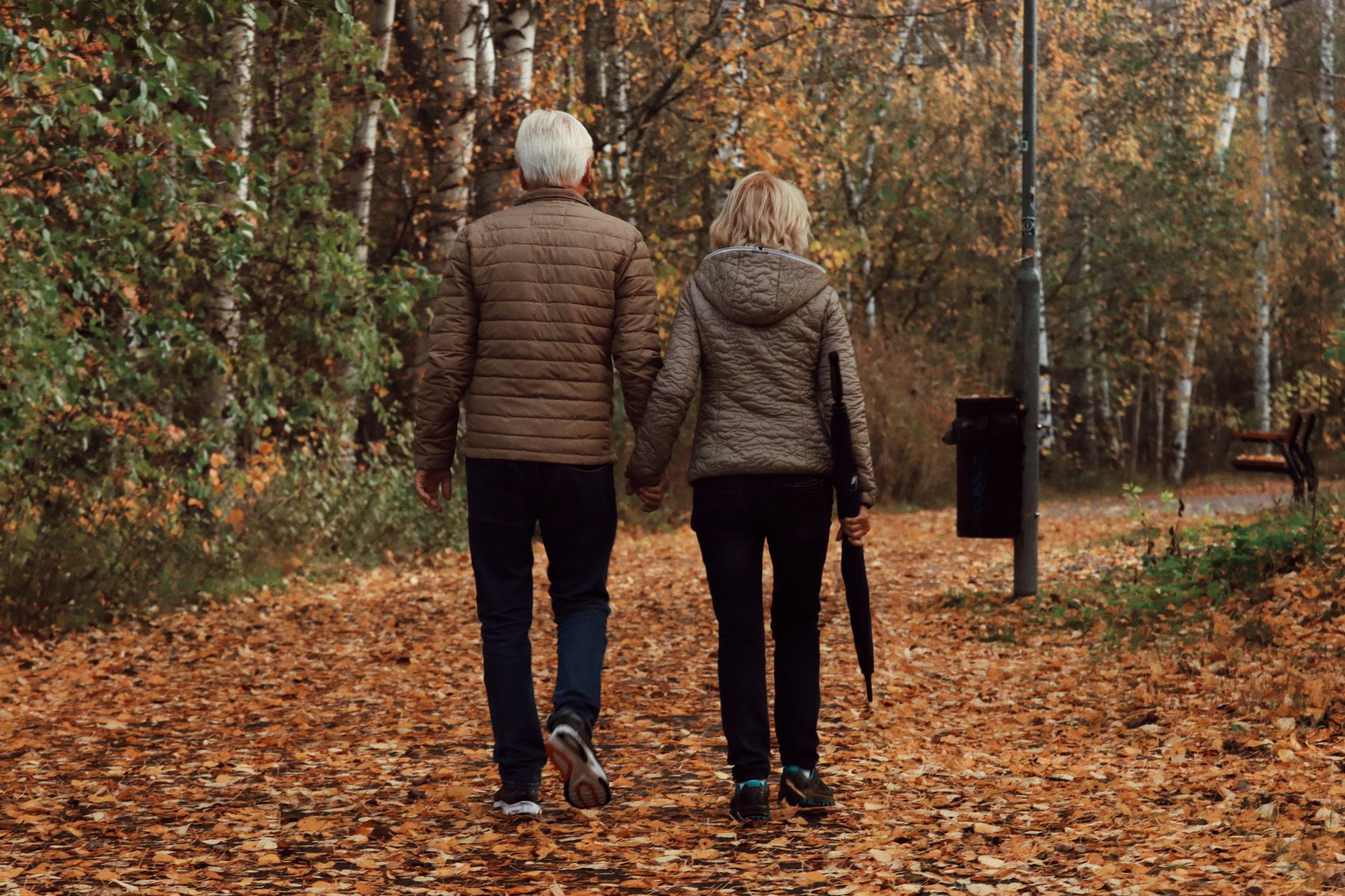 I Can Walk Straight but Lose Balance When Turning With Parkinson's - Featured image
