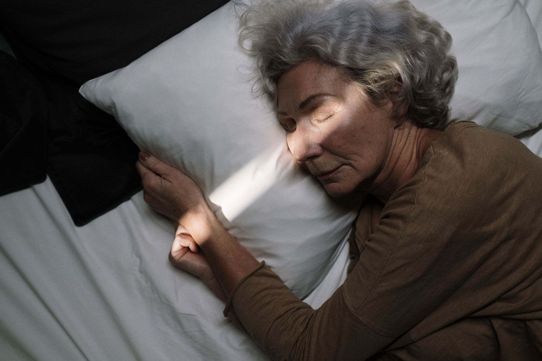 Parkinson's Sleep Problems: REM Behavior, Insomnia, and Daytime Sleepiness - Featured image